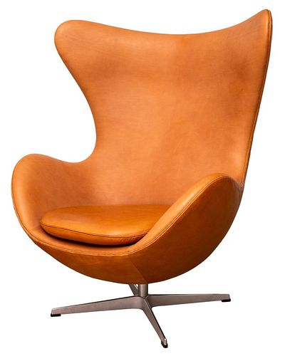 ARNE JACOBSEN FOR FRITZ HANSEN