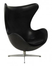 ARNE JACOBSEN FRITZ HANSEN BLA