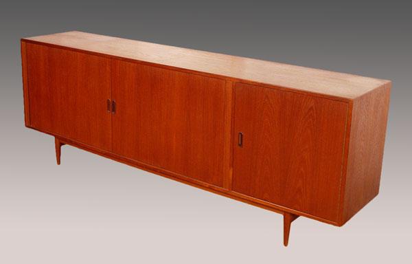 ARNE VODDER DANISH MODERN SIDEBOARD
