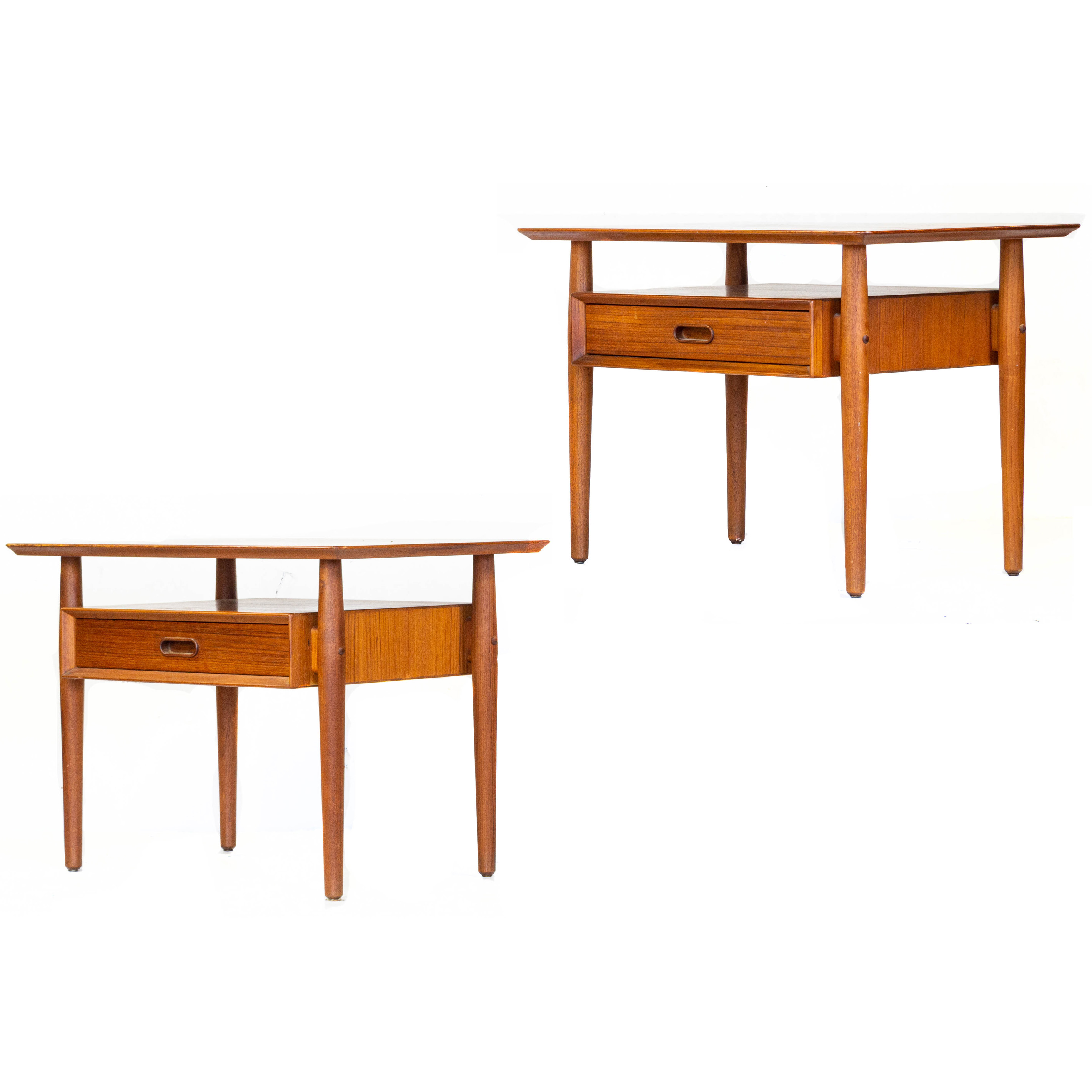 ARNE VODDER, NIGHTSTANDS, PAIR Arne