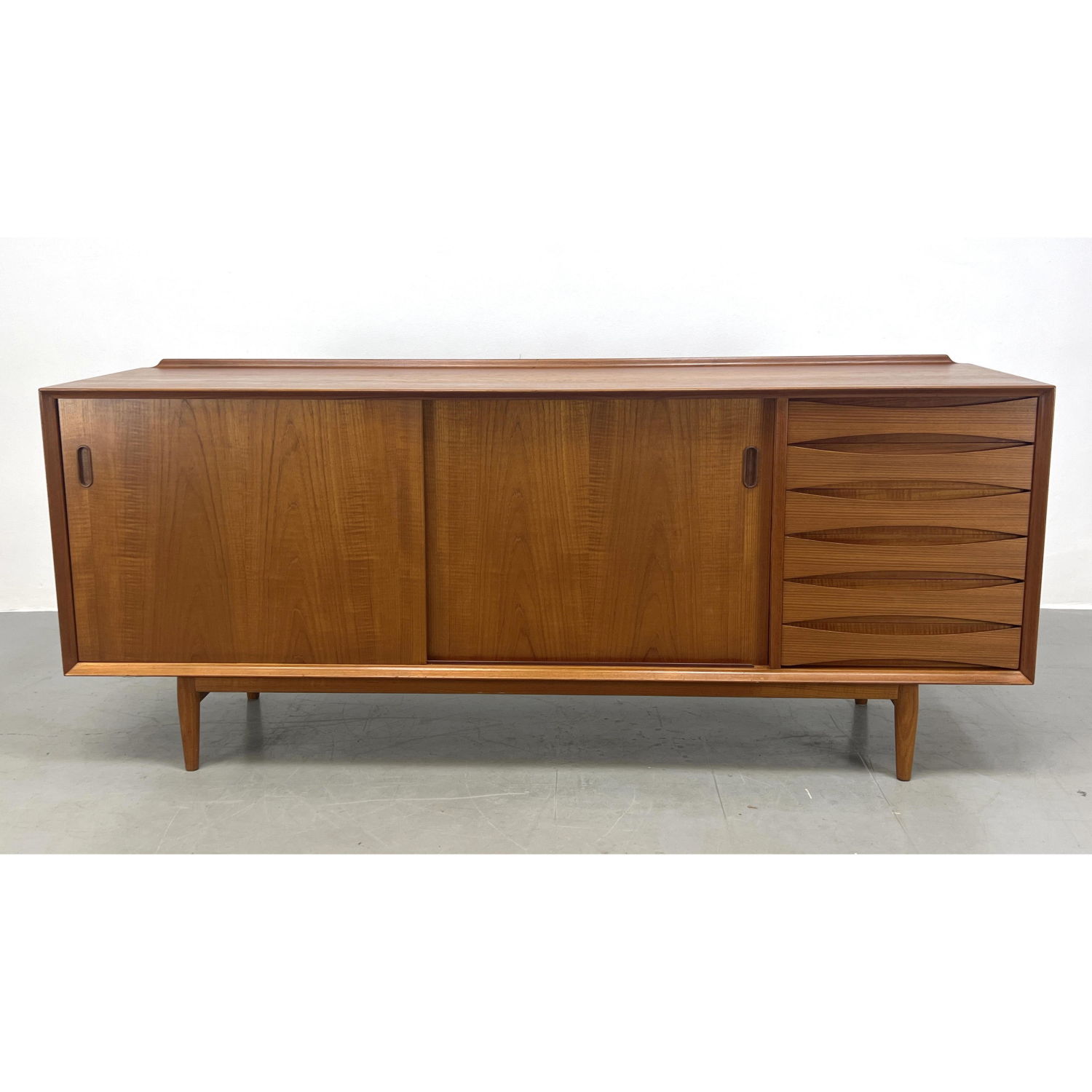 Arne Vodder teak credenza with