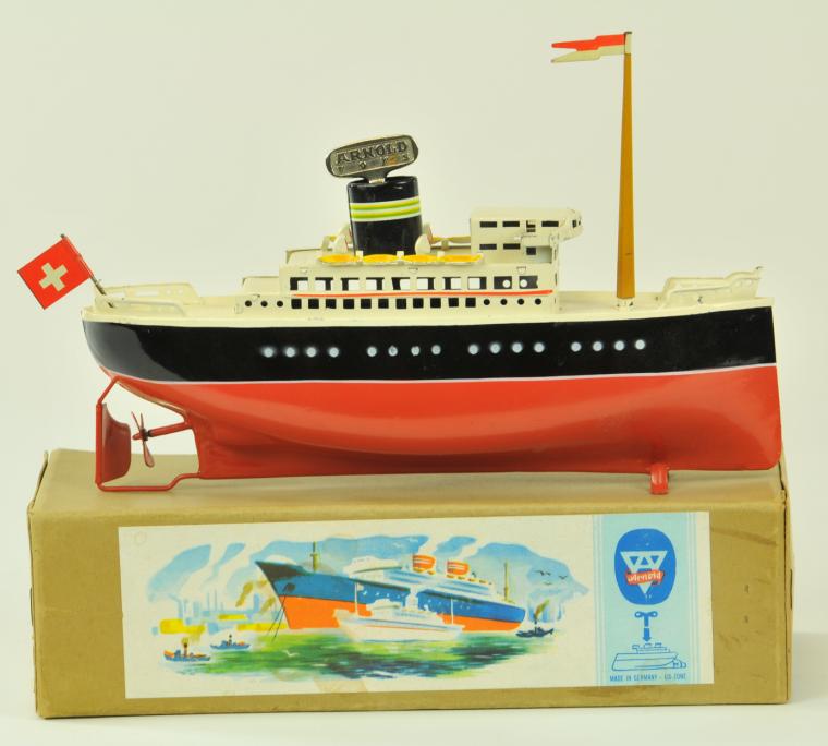 ARNOLD BOXED OCEAN LINER U.S.