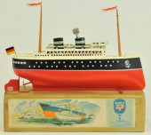 ARNOLD BOXED OCEAN LINER U.S.