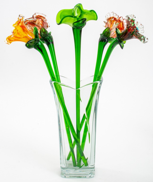 ARRANGEMENT OF 5 GLASS FLOWERS IN