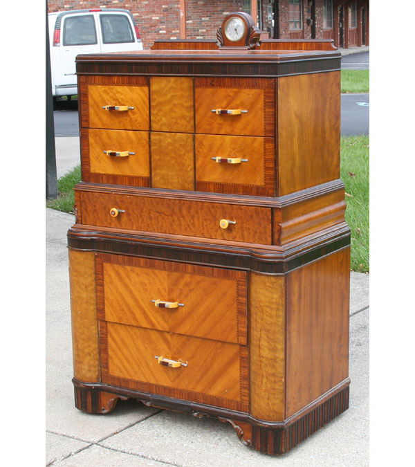 Art Deco American dresser,