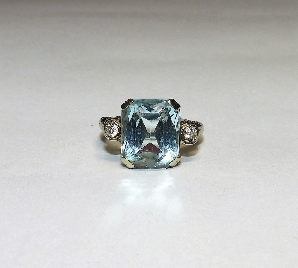ART DECO AQUAMARINE DIAMOND & 18K