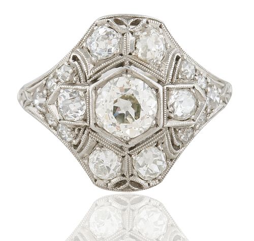 ART-DECO DIAMOND RINGcentered a