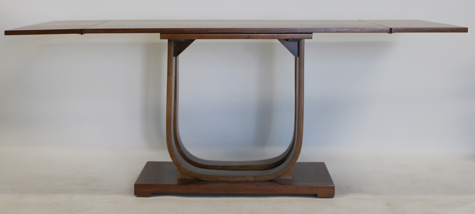 ART DECO MAHOGANY TABLE WITH
