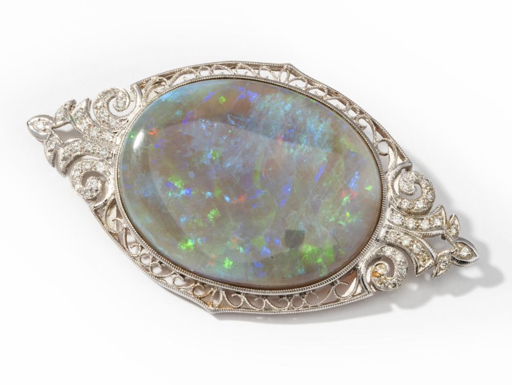 ART DECO STYLE 18 KARAT WHITE GOLD,