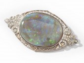 ART DECO STYLE 18 KARAT WHITE
