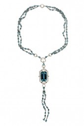 ART DECO STYLE 18 KARAT WHITE