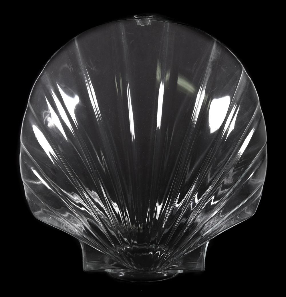 ART DECO STYLE GLASS SHELL FORM GAS