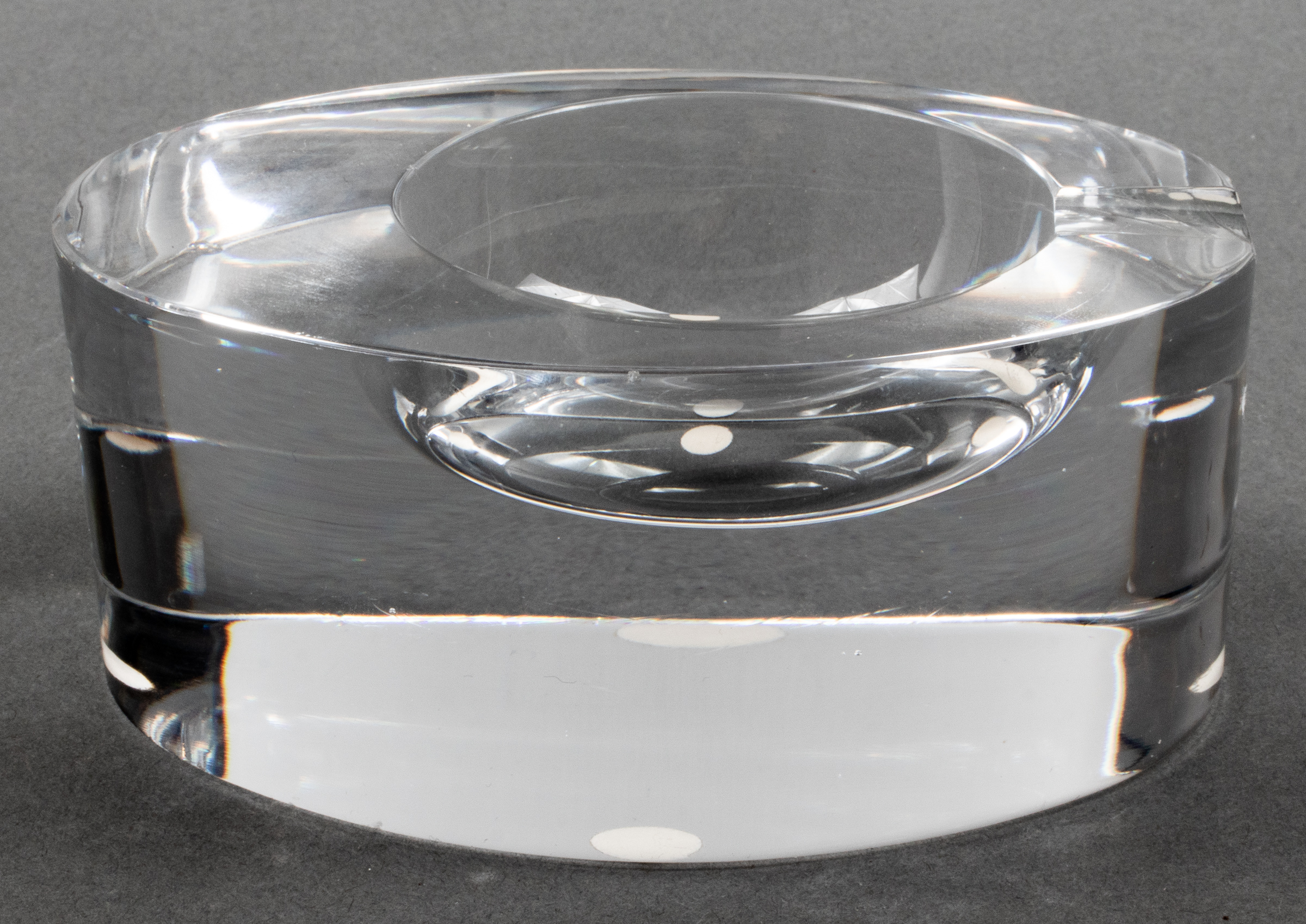 ART GLASS ASHTRAY Art glass