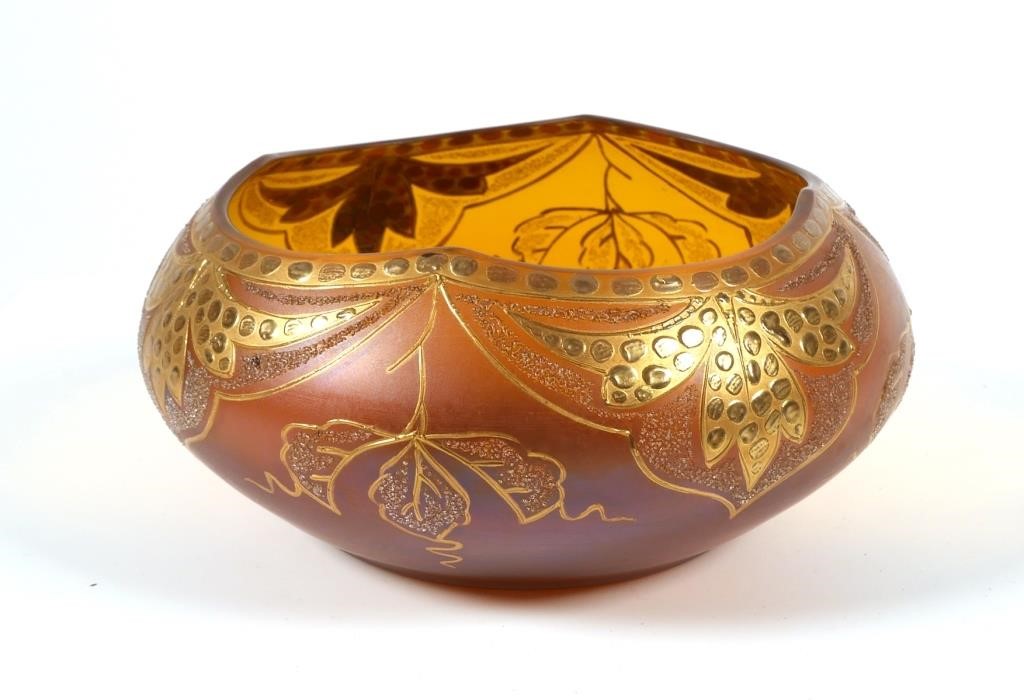 ART GLASS BOWL, UNSIGNED IRIDESCENT