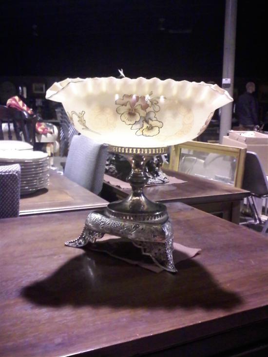 ART GLASS BRIDE'S BOWL.