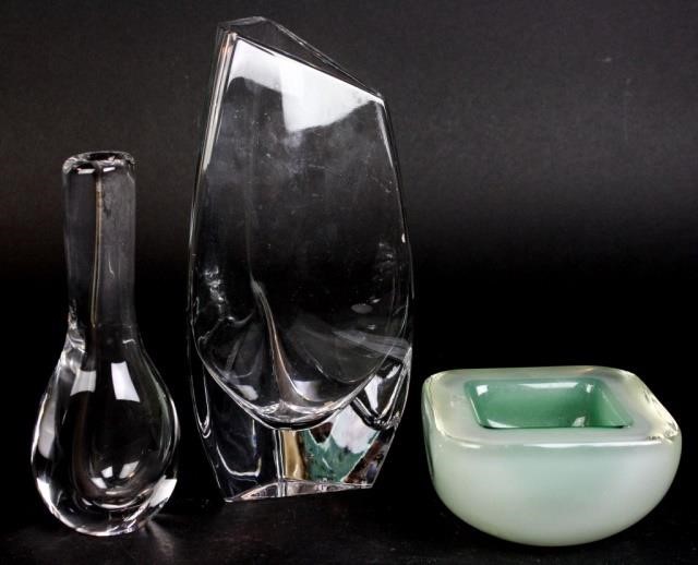 ART GLASS GROUPINGAtlantis