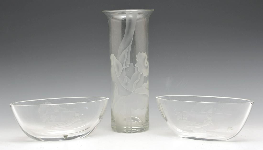 ART GLASS INCLUDING ORREFORSPair of