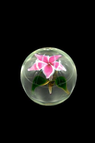 ART GLASS PAPERWEIGHT SIGNED