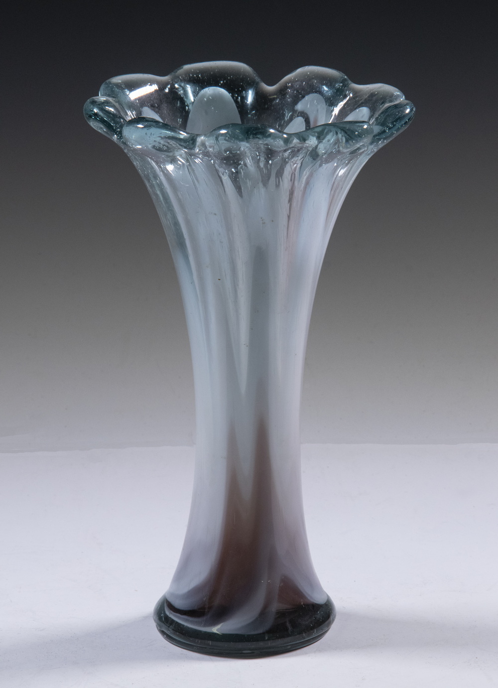 ART GLASS VASE Mid-20th c. Blown