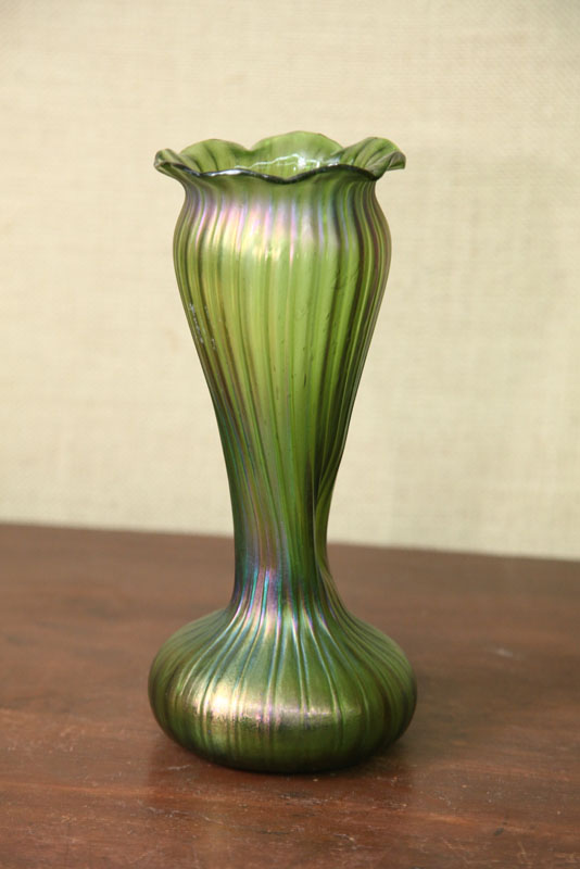 ART GLASS VASE. Unattributed.