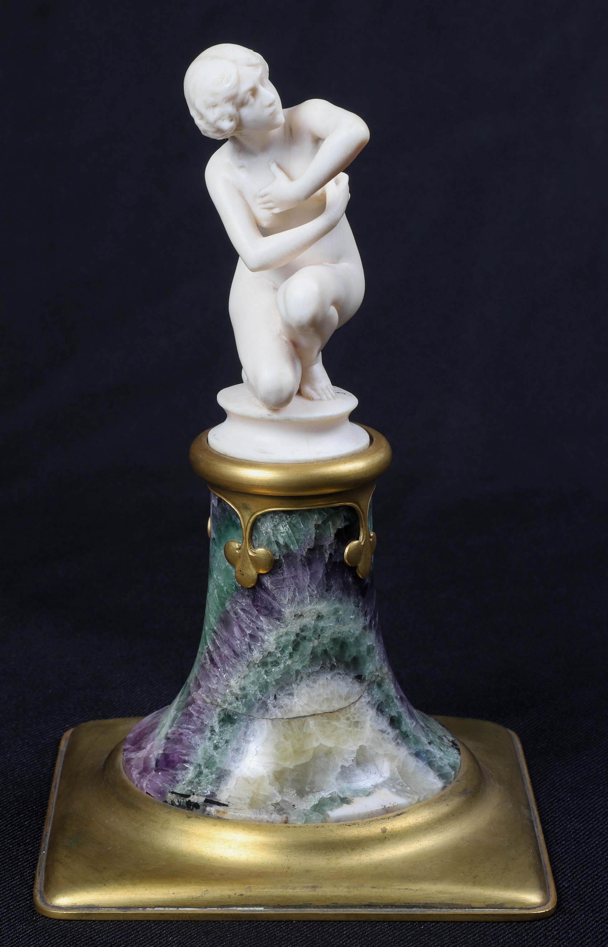 Art Nouveau agate raised ivory of a