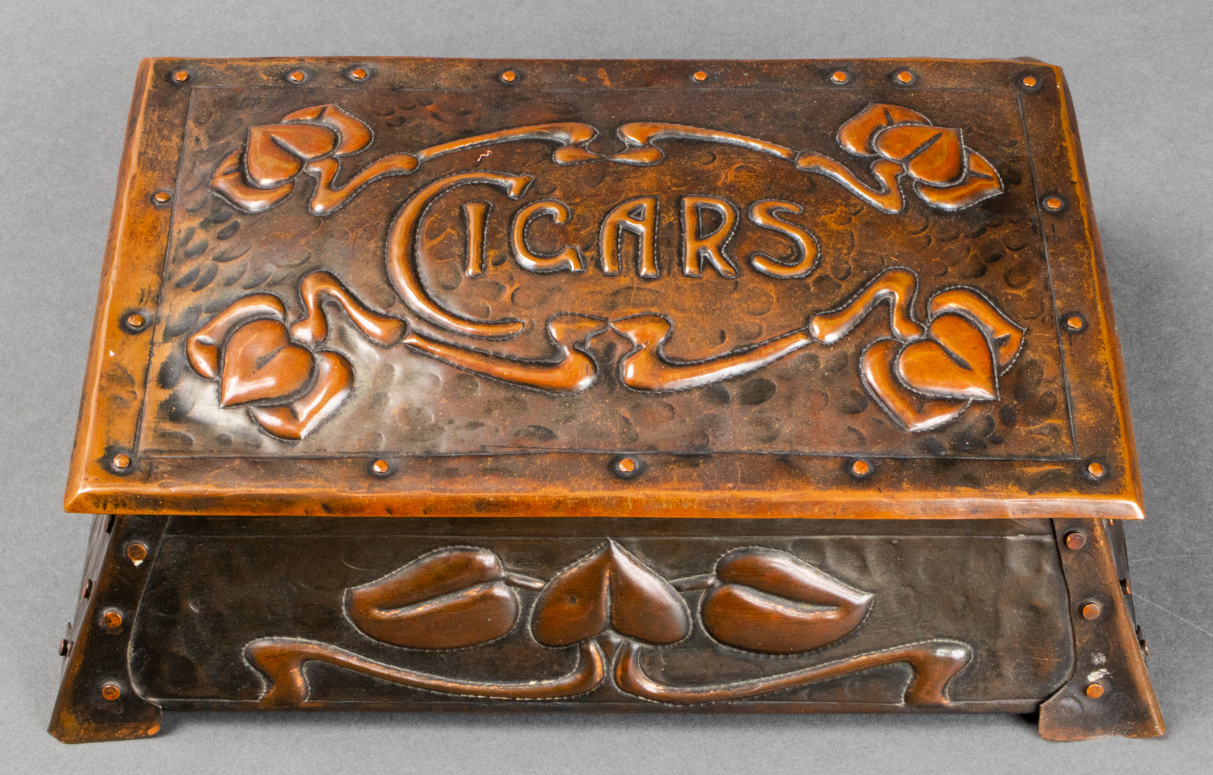 ART NOUVEAU HAMMERED COPPER HUMIDOR