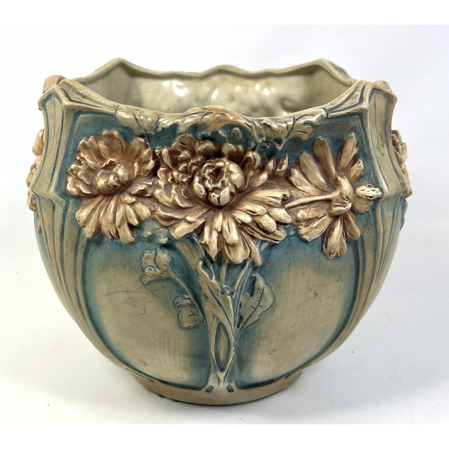 Art Nouveau Jardiniere  Dimensions: