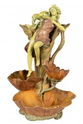 ART NOUVEAU-STYLE GLAZED POTTE