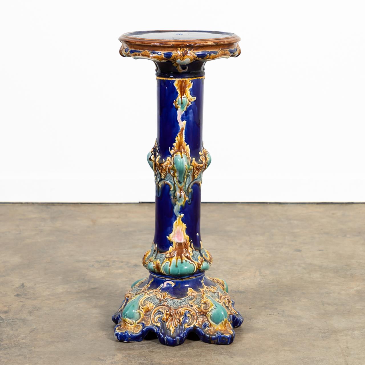 ART NOUVEAU-STYLE MAJOLICA PEDESTAL