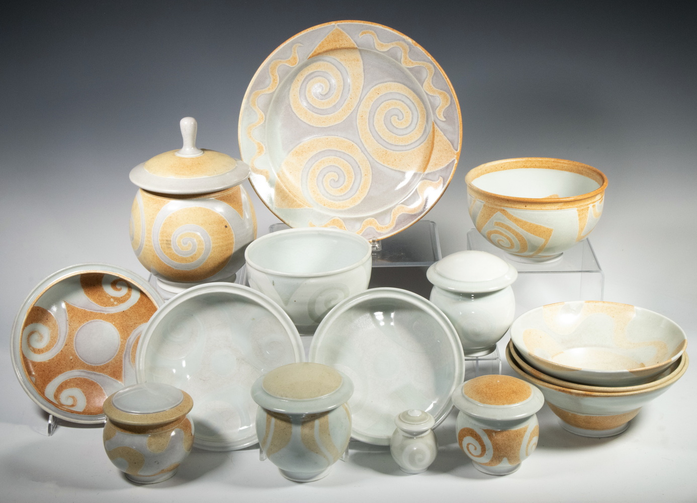 ART POTTERY DISHES Lot of (15)