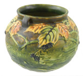 ART POTTERY: ROSEVILLE "BLACKB
