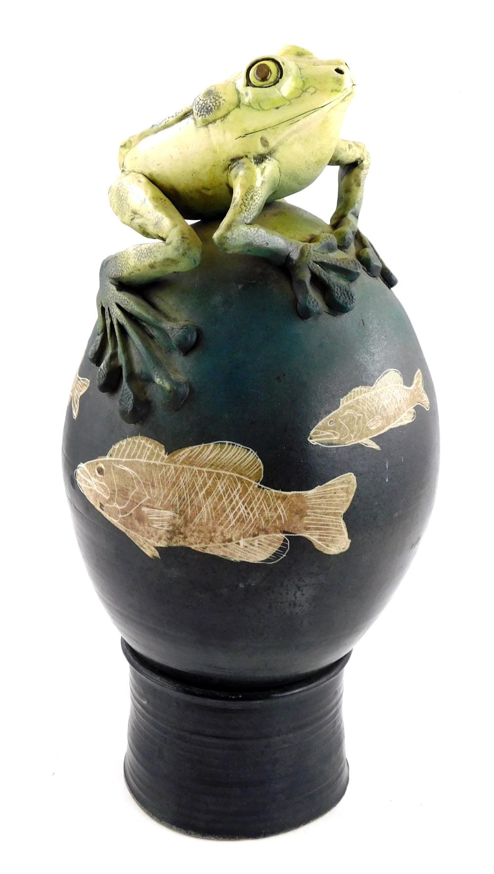 ART POTTERY: SCULPTURE WITH LARGE