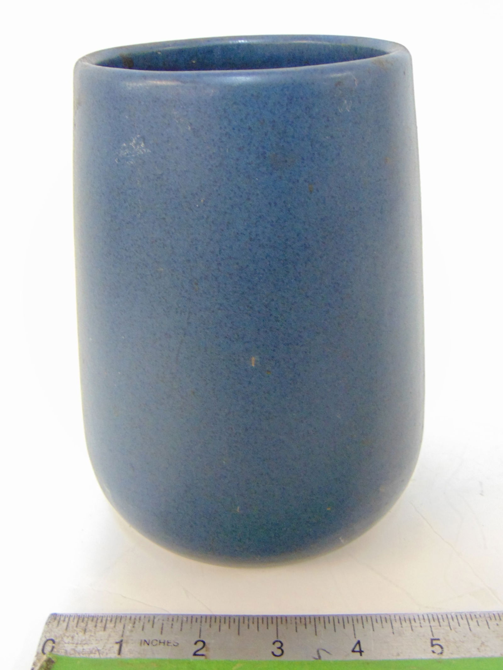 ART POTTERY VASE BY MARBLEHEAD,
