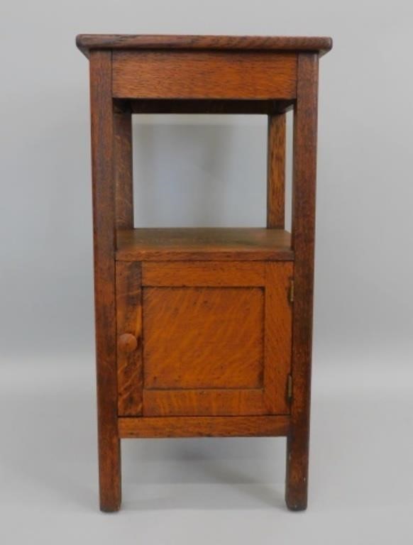 ARTS AND CRAFTS QUARTERED OAK STAND