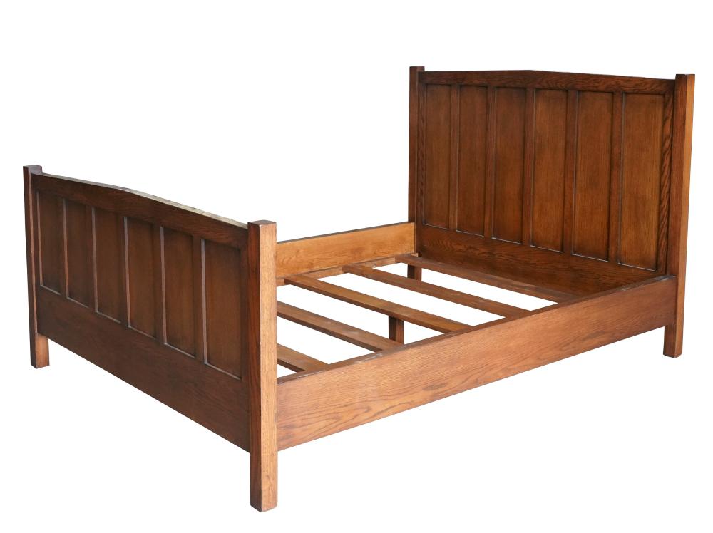 ARTS AND CRAFTS-STYLE OAK BEDArts
