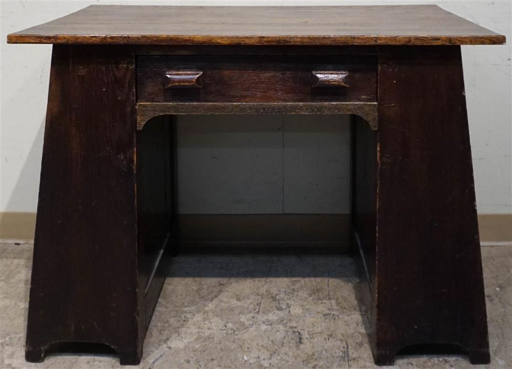 ARTS AND CRAFTS STYLE STAINED OAK