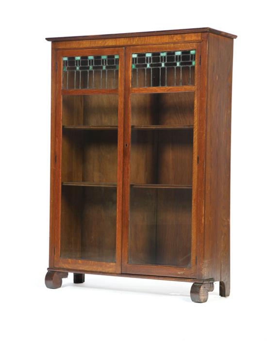 ARTS & CRAFTS BOOKCASE. 