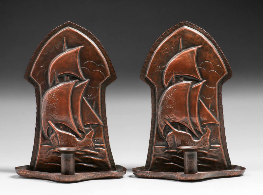 ARTS & CRAFTS HAMMERED COPPER