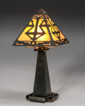 ARTS & CRAFTS HAMMERED COPPER