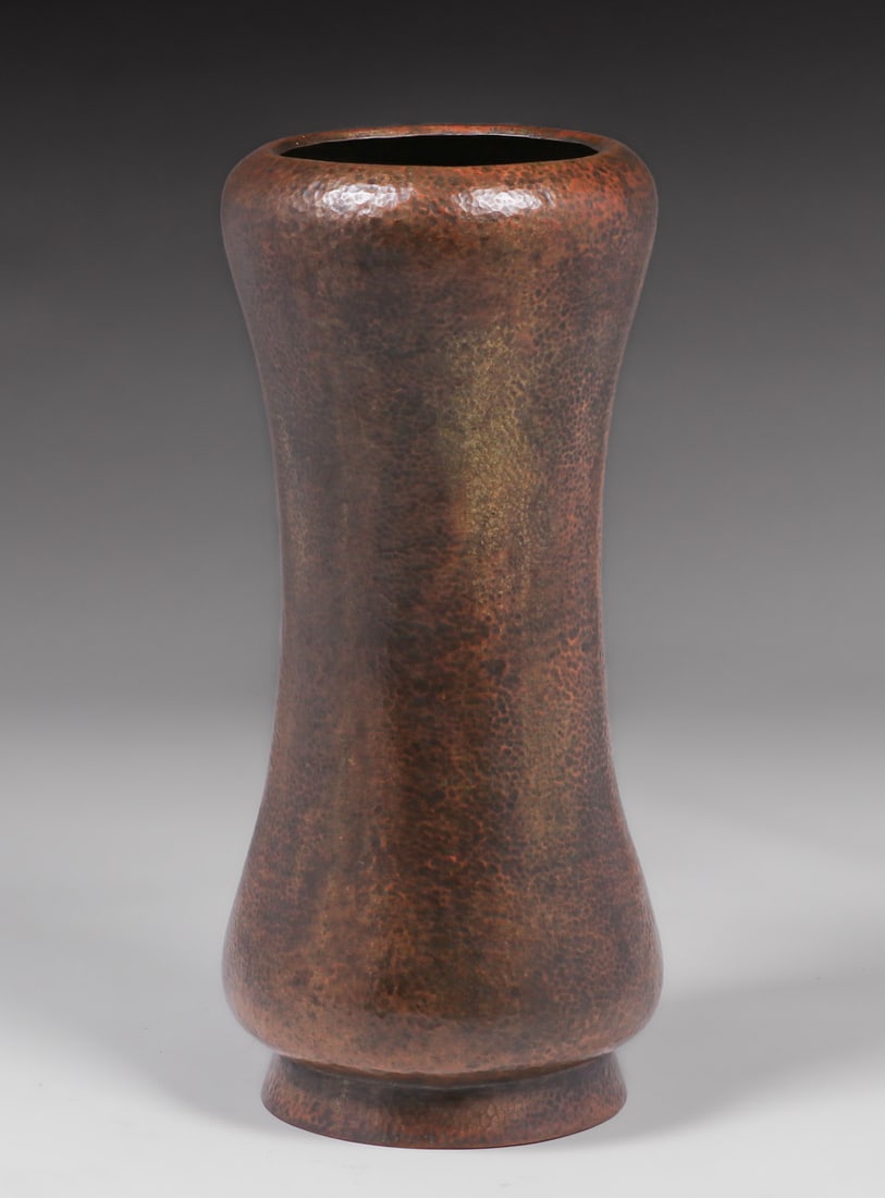 ARTS & CRAFTS HAMMERED COPPER