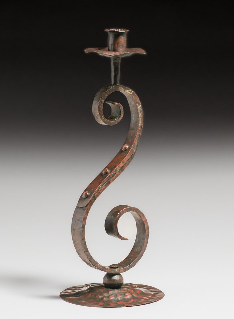 ARTS & CRAFTS HAMMERED COPPER