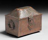 ARTS & CRAFTS HAMMERED COPPER