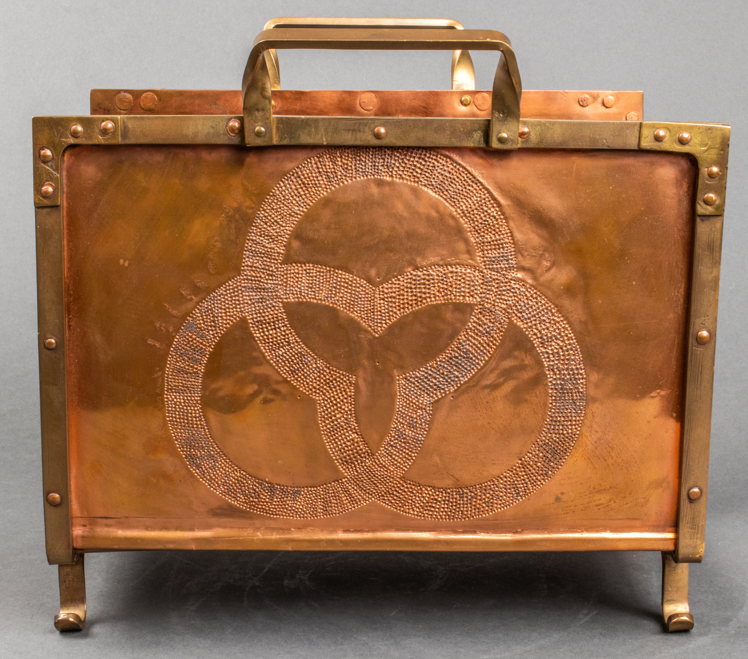 ARTS & CRAFTS HAMMERED COPPER