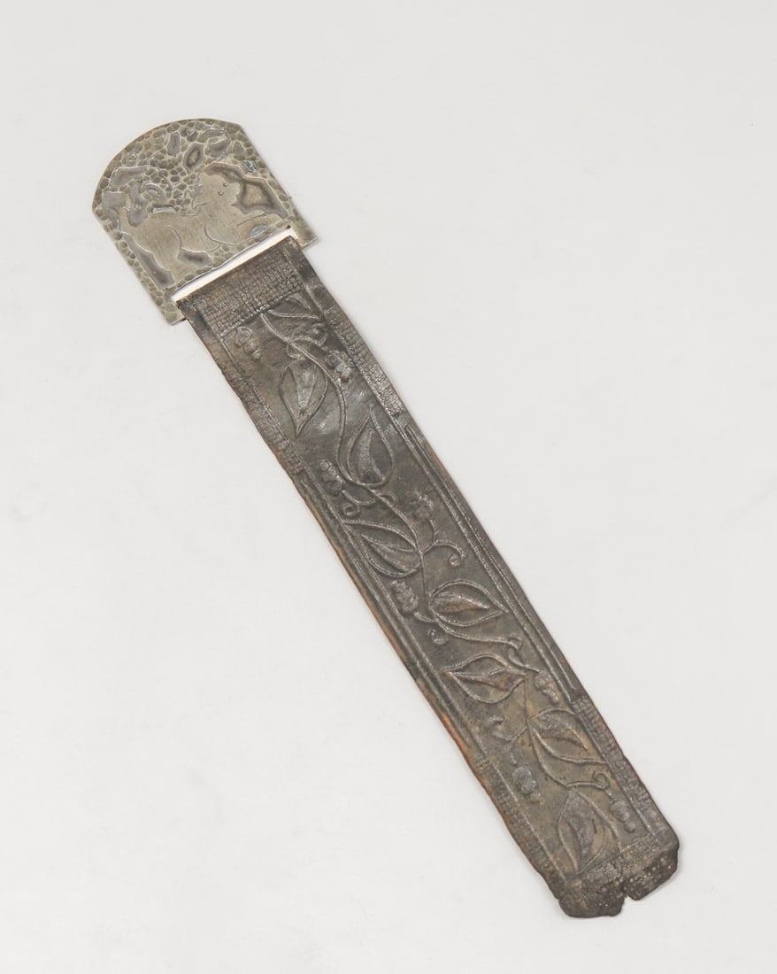 ARTS & CRAFTS HAMMERED PEWTER &