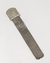 ARTS & CRAFTS HAMMERED PEWTER