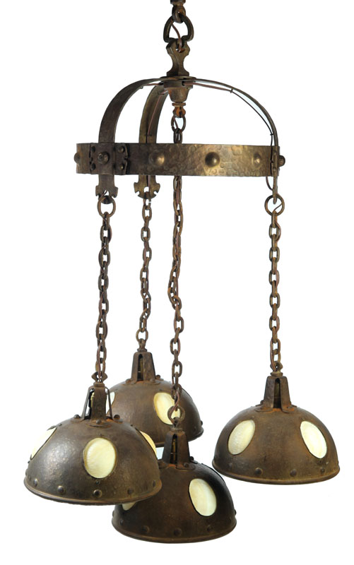ARTS & CRAFTS HANGING LIGHT. 