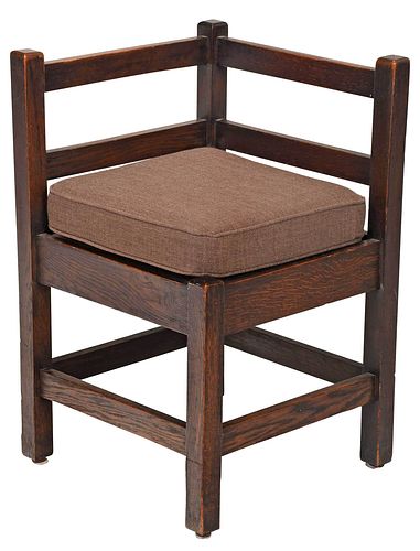 ARTS & CRAFTS OAK CORNER