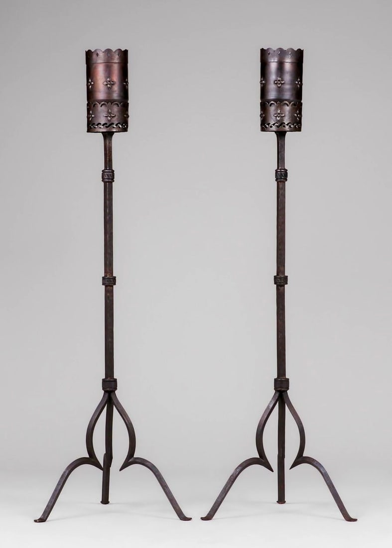 ARTS & CRAFTS PERIOD HAND-FORGED