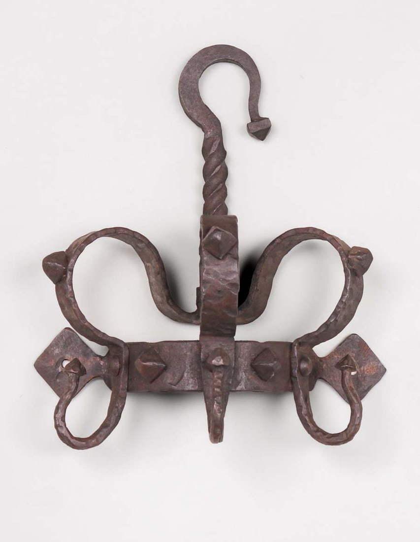 ARTS & CRAFTS PERIOD HAND-FORGED
