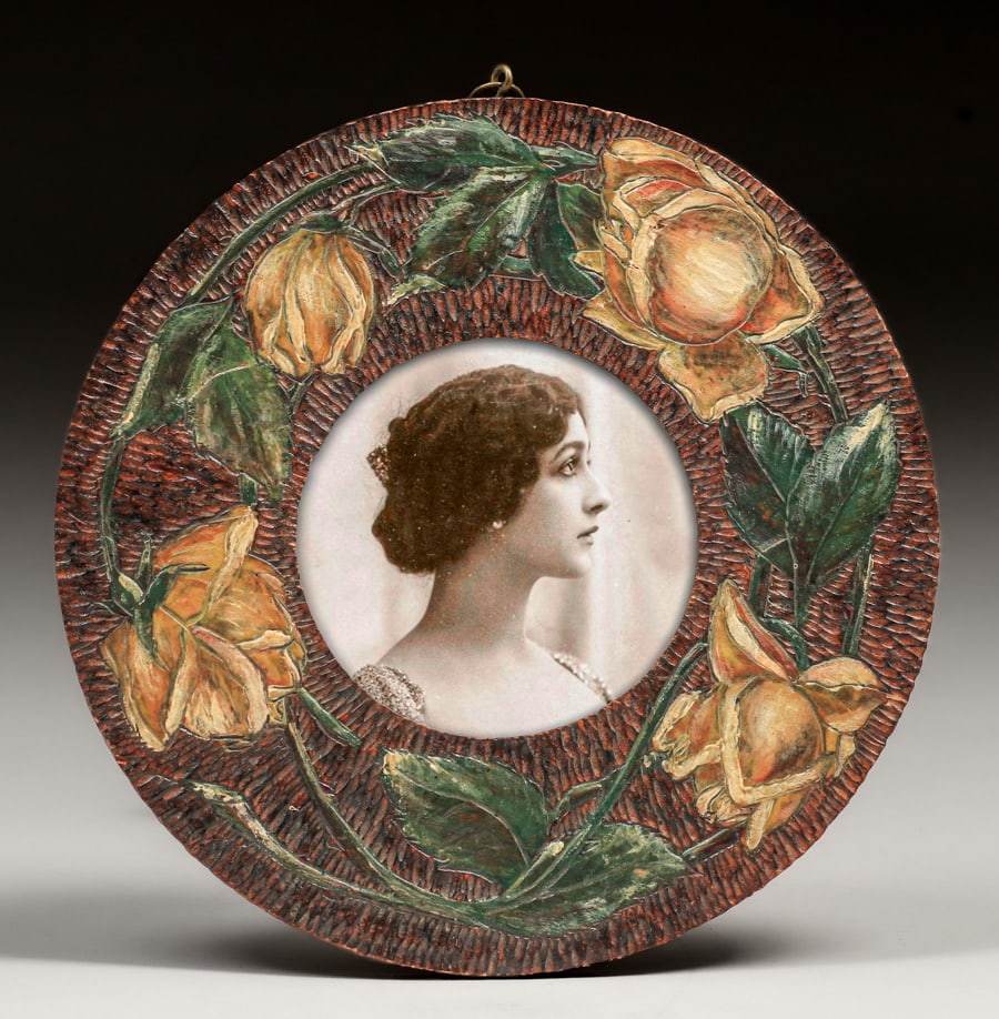 ARTS & CRAFTS PERIOD PYROGRAPHY